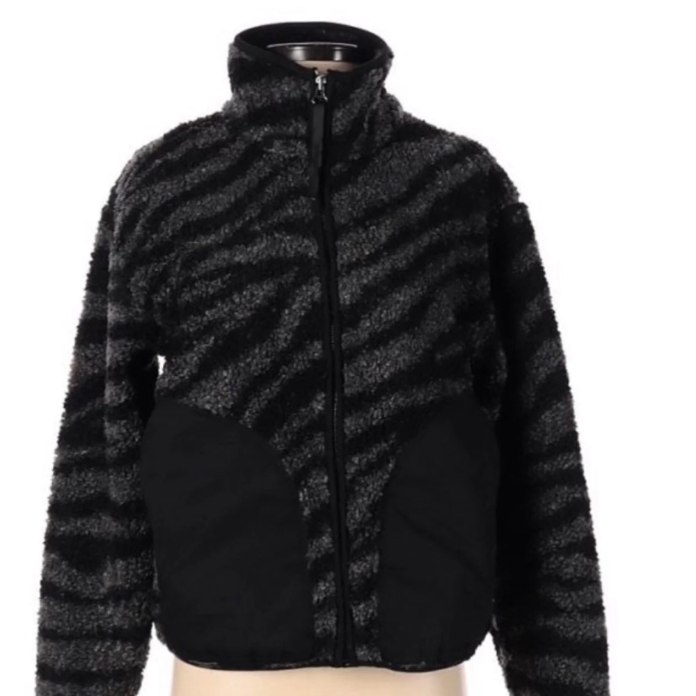 NEW. Varley Napoli Sherpa Jacket in Zebra Size Small
